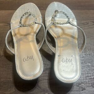 EUC IMPO rhina women’s size 11m gold summer slides w/baby heel